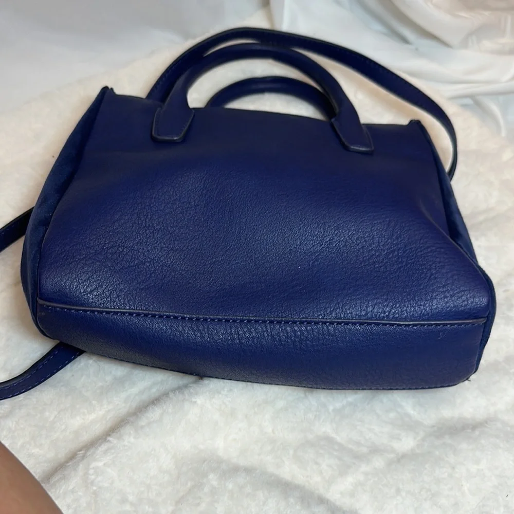 Lauren Conrad blue cross body excellent condition
